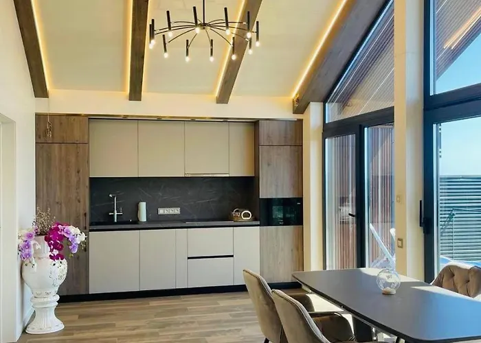 Hilltop View House * Odessa